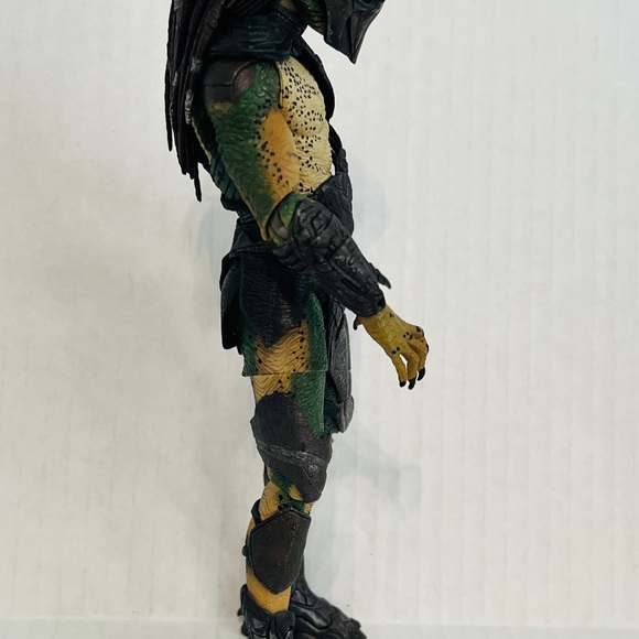 Neca Predator Falconer Action Figure - Picture 2 of 10